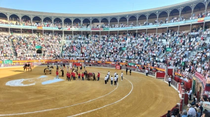 Plaza de Toros de Granada lució una decoración extraordinaria con motivo de la corrida lorquiana