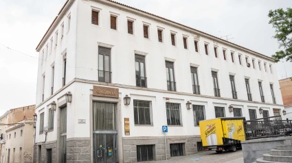 El alcalde anuncia la adquisición por parte del ayuntamiento del emblemático edificio de CORREOS en la plaza de la Constitución que pasará a formar parte del patrimonio público de la ciudad
