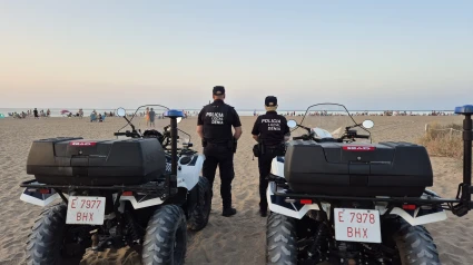 Patrullas de la Policía Local de Dénia en las playas en la Noche de San Juan