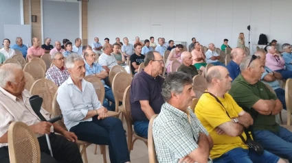 Regantes en la asamblea celebrada este martes, 24 de junio