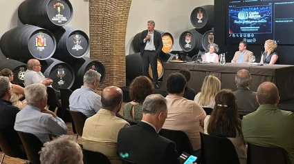 César Saldaña se dirige a los participantes en la jornada sobre el sistema 'Sherry Cask'