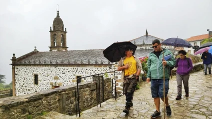 Visitantes en San Andrés de Teixido