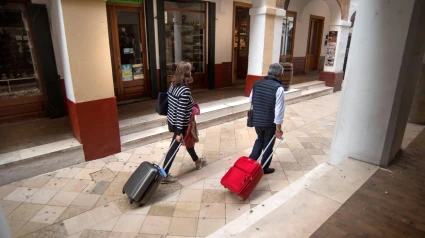 Turistas con maletas