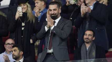 Arda Turan, en el palco del Metropolitano