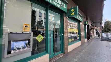 Oficina de Caja Rural de Asturias en la calle Menéndez Pelayo, Gijón