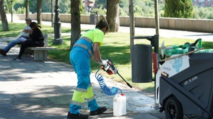 Foto de archivo de una trabajadora de limpieza municipalAYUNTAMIENTO DE MADRID08/7/2022