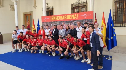 La CCAA homenajea al campeón de Liga
