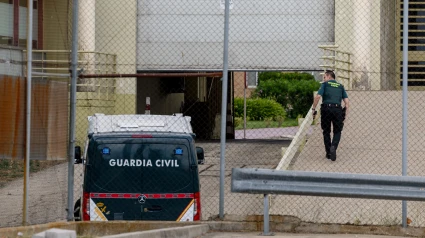 Vista del furgón de la Guardia Civil en el que el exdirigente del PSOE Santos Cerdán ha ingresado en la cárcel madrileña de Soto del Real después de que el juez del Tribunal Supremo Leopoldo Puente haya acordado el ingreso en prisión comunicada al considerar que tuvo "específico papel" en la trama del llamado caso Koldo