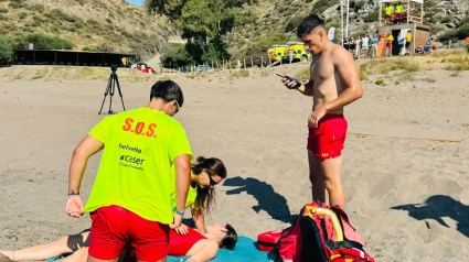 Socorristas del Plan Copla que vigilan las playas de Lorca este verano