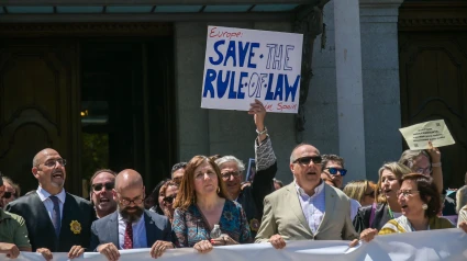 Jueces, fiscales y profesionales frente a la sede del Tribunal Supremo el 28 de junio.