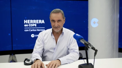 Carlos Herrera en los estudios de COPE