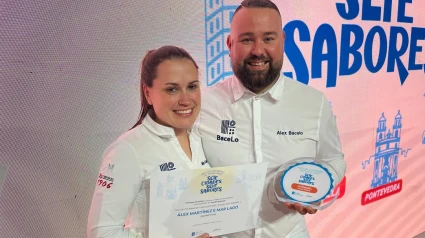 Álex Martínez y Mar Lago, del restaurante Bacelo, recogen el premio del público a la mejor tapa