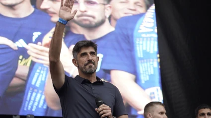 Veljko Paunovic en la celebración del ascenso del Real Oviedo