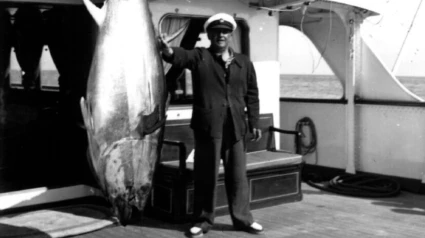 Imagen del general Franco en una de sus actividades más conocidas: la pesca del atún a bordo del Azor