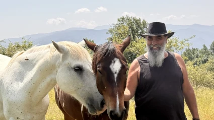 Pere Cases, el responsable de Cavalls Wakan, que es dedica al retir de cavalls a Montcortès, al Pallars Sobirà.