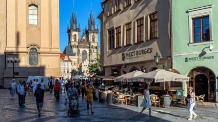 Viaja en pareja a Praga y, al ir a un museo, da media vuelta por lo que ve su mujer al llegar a unas escaleras: "Una barbaridad"