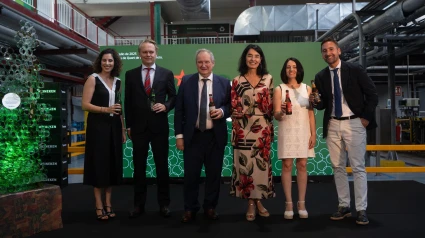 El ministro de Industria y Turismo, Jordi Hereu, la secretaria de Estado de Industria, Rebeca Torró, y el presidente de Heineken España, Etienne Strijp