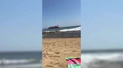 Una ola deja varios heridos en la Playa de Mazagón