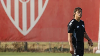 Almeyda pisa ya la ciudad deportiva