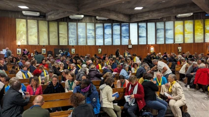 la Iglesia debe llevar a cabo, con estas palabras de san Juan XXIII: “infundir a Cristo en las venas de la humanidad”