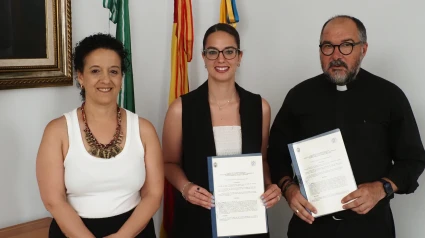 El Ayuntamiento de Palos de la Frontera y la Parroquia de Nuestra Señora del Carmen de Mazagón firman un convenio de colaboración