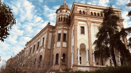 Fachada del IES La Rábida