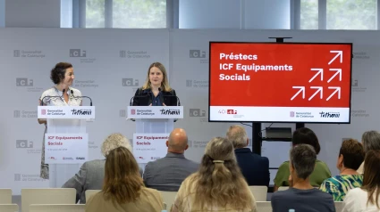 La consellera de Economía y Finanzas, Alícia Romero y la consellera de Derechos Sociales, Mònica Martínez Bravo, en rueda de prensa
