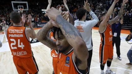 Chris Jones se despide de la Fonteta en uno de los partidos de la 24/25