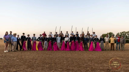 Foto de familia de todos los participantes en el certamen onubense