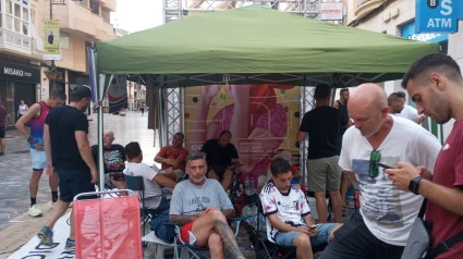 Francisco Javier, junto a sus compañeros en esta huelga de hambre
