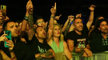 La mujer de José Saramago analiza el 'parón' de un concierto de Bunbury por el uso del móvil de un fan