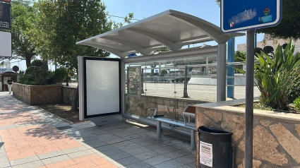 Una de las nuevas marquesinas solares instaladas en Águilas