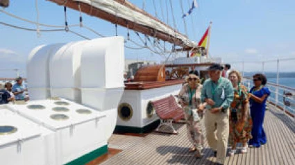 El buque-escuela 'Juan Sebastián de Elcano' llegando al puerto de Ferrol, a 9 de julio de 2025, en Ferrol.
