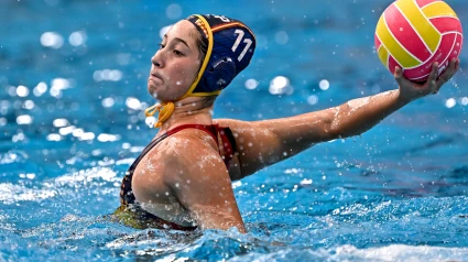 La campeona olímpica arrancó el Mundial con una victoria 4-23 ante Sudáfrica.