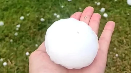 Enorme bola de granizo