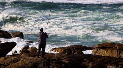 Un pescador gallego descubre algo inesperado mientras cavaba en una playa de Rianxo: llevaba oculto 3.000 años
