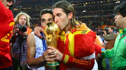 Sergio Ramos celebra junto a Jesús Navas el Mundial ganado por España en 2010