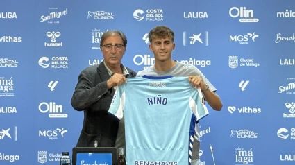 Loren con Adrián Niño en la presentación de hoy en el estadio.
