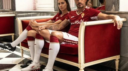 El Real Murcia presenta su nueva piel