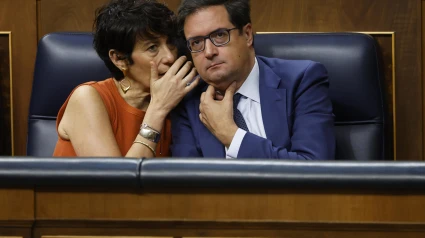 Óscar López, ministro para la Transformación Digital y de la Función Pública y la ministra de Migraciones, Elma Saiz