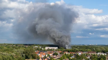Humo del incendio en el festival Tomorrowland