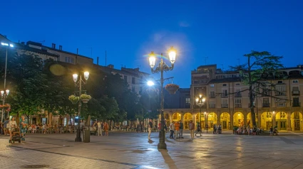 Iluminación en la plaza del Mercado en Logroño