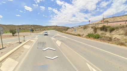 Cruce en el que ha tenido lugar el accidente en Cuevas del Almanzora (Almería).