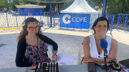 Maria Gutiérrez y Gema Igual desde la Plaza Pombo de Santander