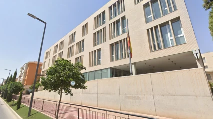 Fachada del Cuartel de la Guardia Civil en Lorca
