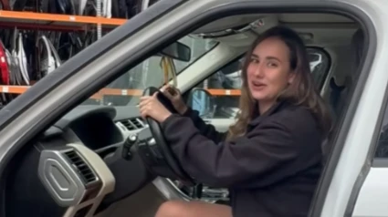 La trabajadora del desguace en el vídeo