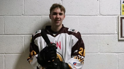 Gary Kelly, una joven estrella del hockey sobre hielo de Escocia