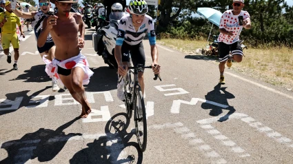 Enric Mas, durante la subida al Mont Ventoux
