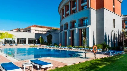 Un niño de 10 años en estado grave tras sufrir un ahogamiento en la piscina de un hotel en Mérida
