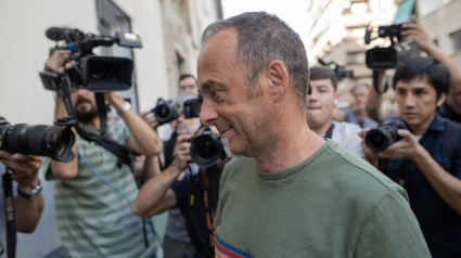Francesco Arcuri, el excompañero de Juana Rivas, a su llegada al punto de encuentro familiar. A 22 de julio de 2025, en Granada
